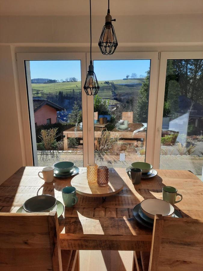 Große Auszeit Eifel mit Sauna, Kamin und Terrasse Nettersheim Exterior foto