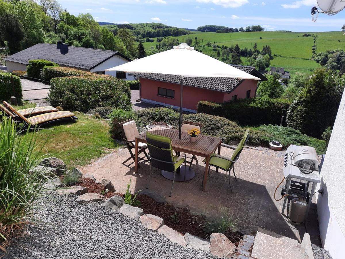 Große Auszeit Eifel mit Sauna, Kamin und Terrasse Nettersheim Exterior foto