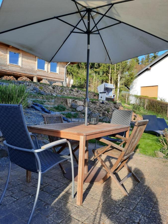 Große Auszeit Eifel mit Sauna, Kamin und Terrasse Nettersheim Exterior foto