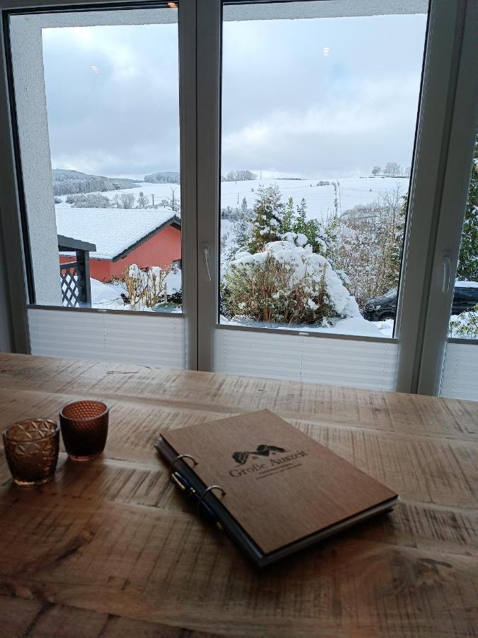 Große Auszeit Eifel mit Sauna, Kamin und Terrasse Nettersheim Exterior foto